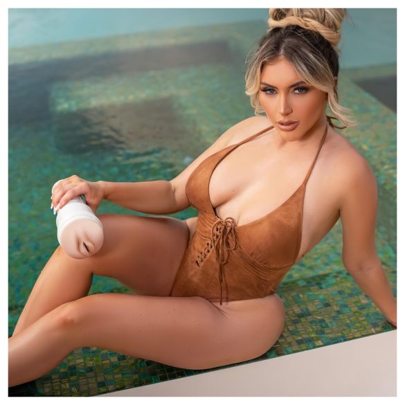 Fleshlight Kayley Gunner - élethű vagina (natúr)